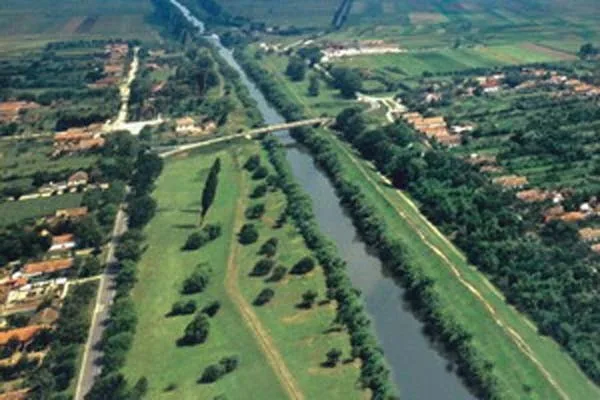 Vedere asupra localității Sânmihaiu Român, județul Timiș